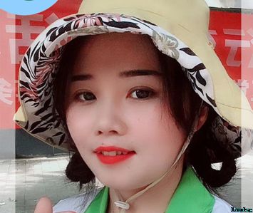 【二零二零】五月之星：李思?jí)? /></figure>



<p><strong>五月之星李思?jí)羯砩系娜齻€(gè)標(biāo)簽</strong></p>



<p><em>每天打扮的美美噠，這是單純可愛(ài)的我，對(duì)追求精致生活最完美的詮釋，但是這毫不影響我雷厲風(fēng)行的對(duì)待工作，當(dāng)天事當(dāng)天畢，絕不拖沓哦！–李思?jí)?/em></p>



<p>李思?jí)糇?019年2月底加入立德大家庭以來(lái)，在一線社工崗位上肩挑重?fù)?dān)、敢為人先，在社區(qū)項(xiàng)目、疫情防控等方面發(fā)揮自身優(yōu)勢(shì)、表現(xiàn)突出，得到社區(qū)領(lǐng)導(dǎo)和居民的一致認(rèn)可。</p>



<p><strong>一起奮斗一起嗨皮</strong></p>



<p><strong>提升項(xiàng)目統(tǒng)籌能力</strong></p>



<p>在工作中她積極學(xué)習(xí)實(shí)踐，面對(duì)新崗位，短時(shí)間內(nèi)迅速提升個(gè)人能力，在項(xiàng)目整體統(tǒng)籌、整合地區(qū)資源等方面嚴(yán)格要求自己，以積極樂(lè)觀的心態(tài)面對(duì)困難和挑戰(zhàn)，不懼怕、不妥協(xié)。完成自身工作之余，積極參與其它項(xiàng)目的完善推進(jìn)工作，在社區(qū)的農(nóng)村試點(diǎn)建設(shè)、三社一體化等項(xiàng)目中表現(xiàn)突出。</p>



<p>她堅(jiān)信：社工不僅要助人，也要助己。在團(tuán)隊(duì)中相互幫助共同進(jìn)步，大家都能樂(lè)活樂(lè)業(yè)，從而更好的成長(zhǎng)。樂(lè)于助人的她，踴躍參與團(tuán)隊(duì)活動(dòng)討論，與同事互相學(xué)習(xí)、取長(zhǎng)補(bǔ)短；為同事提供力所能及的支持，實(shí)現(xiàn)團(tuán)隊(duì)和個(gè)人的共同進(jìn)步，用實(shí)際行動(dòng)踐行“助人者自助”的價(jià)值理念。</p>



<p><strong>疫情期間大顯身手</strong></p>



<p>疫情期間，她積極關(guān)注各方面的動(dòng)態(tài)，關(guān)注社區(qū)居民的需求、發(fā)現(xiàn)問(wèn)題及時(shí)反饋給社區(qū)并協(xié)助解決；并努力學(xué)習(xí)朝陽(yáng)區(qū)征購(gòu)知識(shí)，進(jìn)行項(xiàng)目匯報(bào)，不斷完善項(xiàng)目書(shū)；積極協(xié)助在疫情期間進(jìn)行線上活動(dòng)的立德小伙伴們，為大家提供建議和支持。</p>



<p><strong>線下活動(dòng)</strong></p>



<p>大到政策法規(guī)普及，小到生活用品采購(gòu)，她都親力親為，夜以繼日的奔波在社區(qū)防疫一線，成為社區(qū)的好幫手、居民的好朋友。</p>



<p><strong>來(lái)聽(tīng)一聽(tīng)李思?jí)粼诮邮懿稍L時(shí)是怎么說(shuō)的吧</strong></p>



<p><strong>單純可愛(ài)、?精致生活、?雷厲風(fēng)行</strong></p>



<p>每天打扮的美美噠，這是單純可愛(ài)的我，對(duì)追求精致生活最完美的詮釋。但是這毫不影響我對(duì)待工作的態(tài)度——雷厲風(fēng)行，當(dāng)天事當(dāng)天畢，絕不拖沓哦！</p>



<p>積極負(fù)責(zé)是我被評(píng)為“每月一星”的主要原因。我始終保持樂(lè)觀積極的態(tài)度，加強(qiáng)項(xiàng)目整體進(jìn)度統(tǒng)籌的技巧，確保在項(xiàng)目數(shù)量增加的情況下，各項(xiàng)工作能夠穩(wěn)步進(jìn)行。在往后的工作中我會(huì)堅(jiān)持自我，并且針對(duì)自己的不足，積極聽(tīng)取伙伴們的意見(jiàn)，加強(qiáng)學(xué)習(xí)，不斷充實(shí)自己，實(shí)現(xiàn)多方面的提升。</p>



<p>愿：?jiǎn)渭兛蓯?ài)、</p>



<p>生活精致、雷厲風(fēng)行的</p>



<p>李思?jí)粼诹⒌麓蠹彝ブ杏婪盆残枪猓?/p>
	</div><!-- .entry-content -->

	
	<div   id=